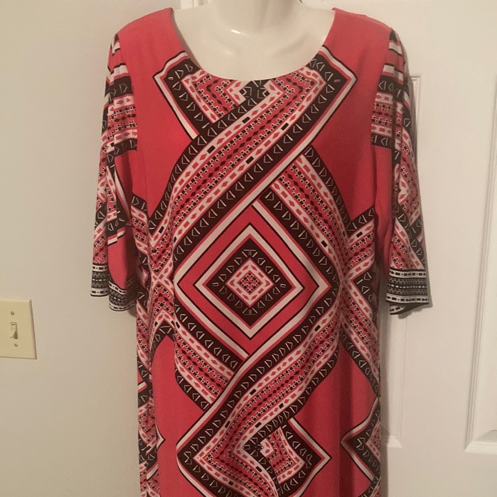 Studio One beautiful Pink and black dress size L sleeves to elbow